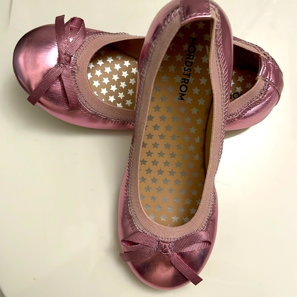 Super cute pink kids ballet flats!
